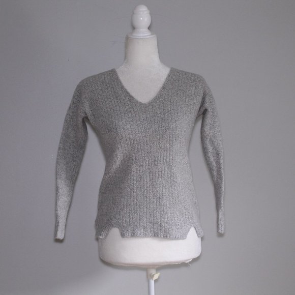 Loft Grey V-Neck Knit Sweater Sz XSP - Picture 1 of 7